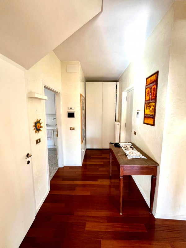 Insert alt text here