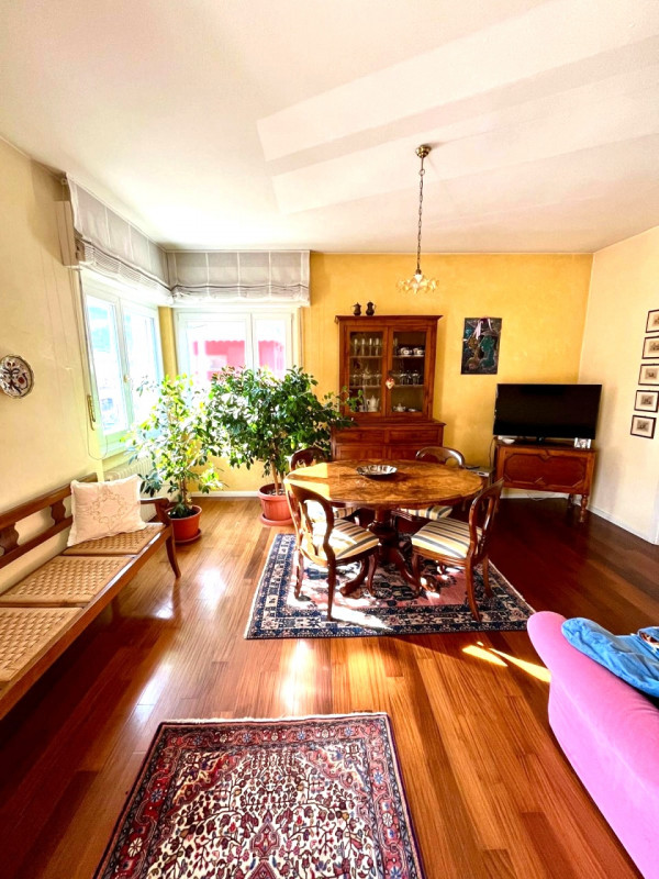 Insert alt text here