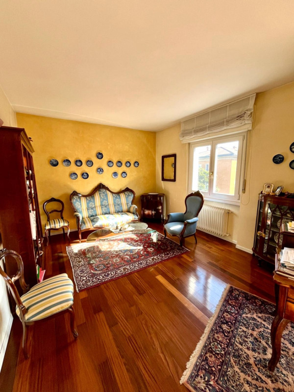 Insert alt text here