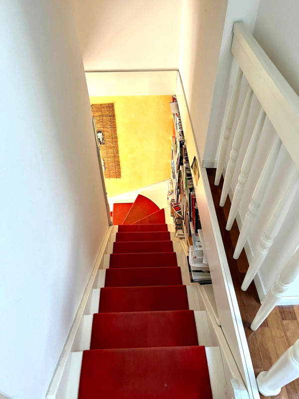 Insert alt text here