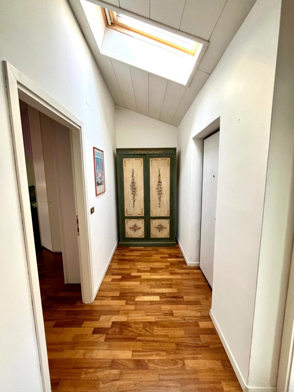 Insert alt text here