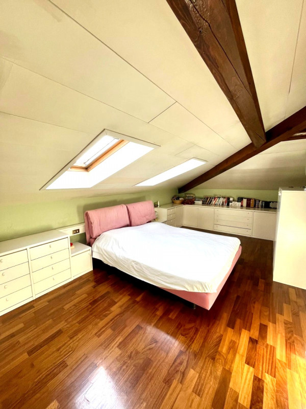 Insert alt text here