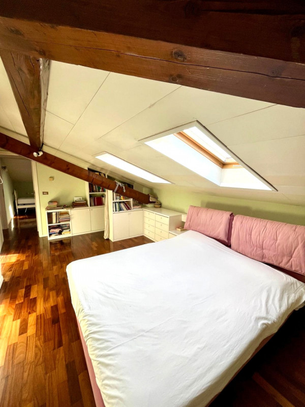 Insert alt text here