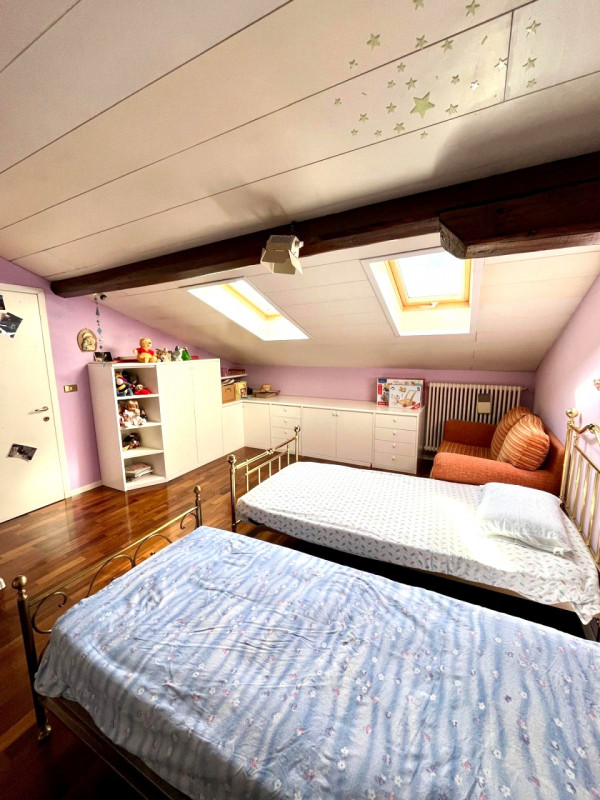 Insert alt text here