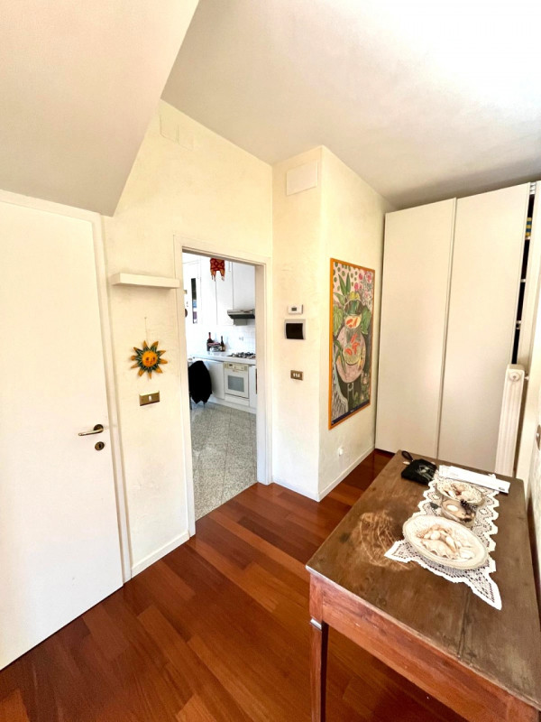 Insert alt text here