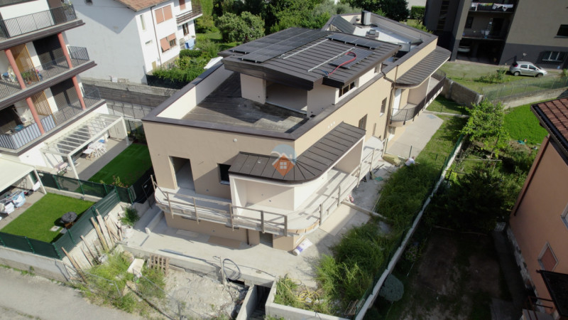 Insert alt text here