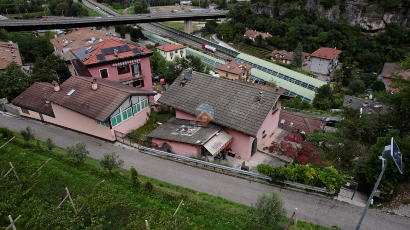 Insert alt text here