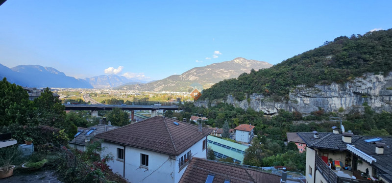 Insert alt text here