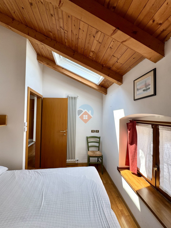 Insert alt text here