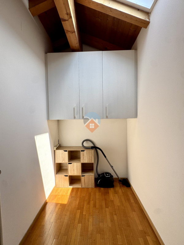 Insert alt text here