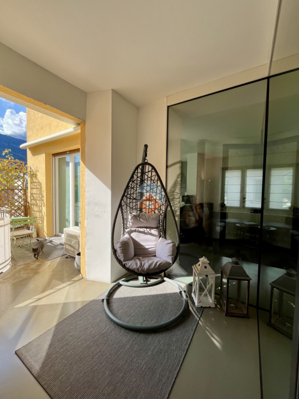 Insert alt text here