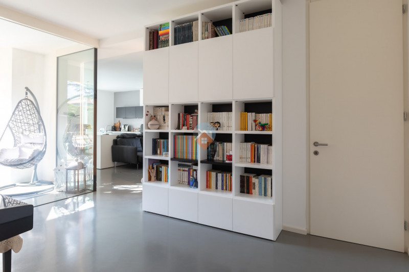 Insert alt text here