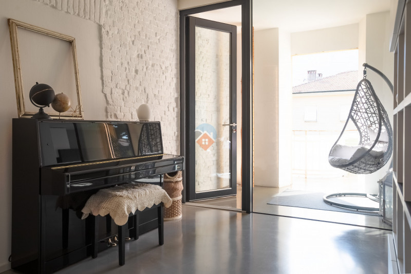 Insert alt text here