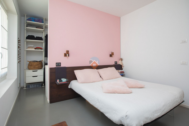 Insert alt text here