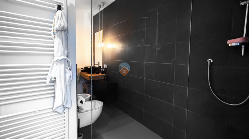 Insert alt text here