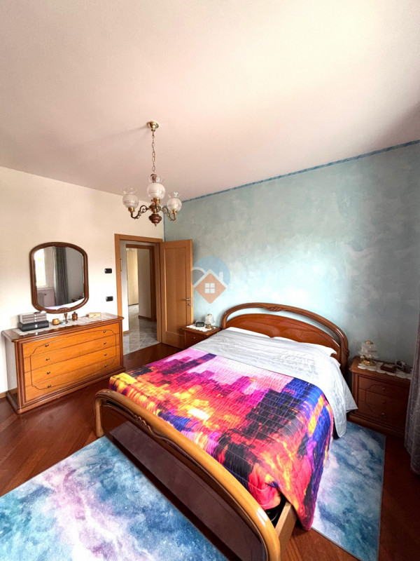 Insert alt text here