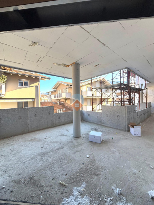 Insert alt text here