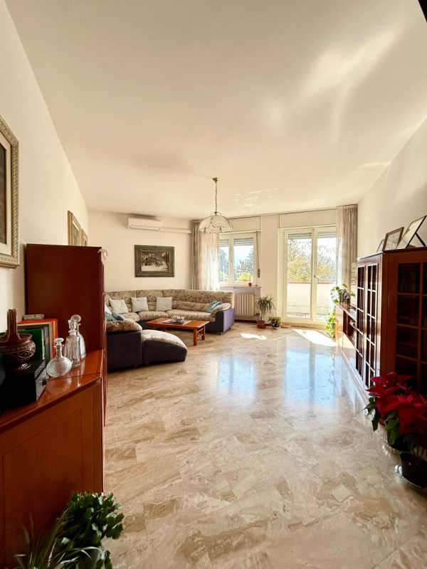 Insert alt text here