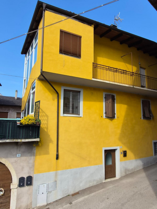 Insert alt text here